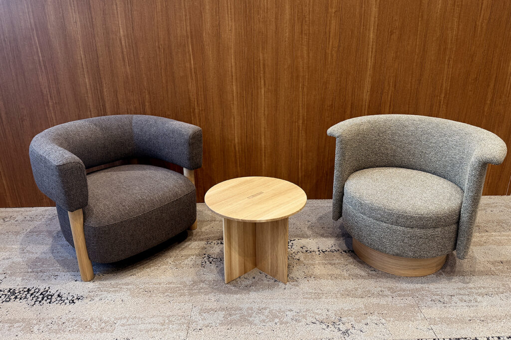 大垣書店 烏丸三条店「&lounge（アンドラウンジ）」04