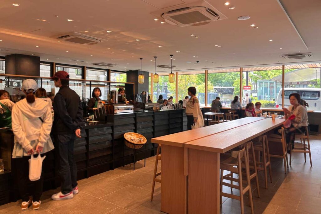 スターバックス コーヒー 京都市役所店 内観