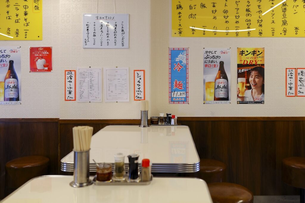あおぞら飯店　内観