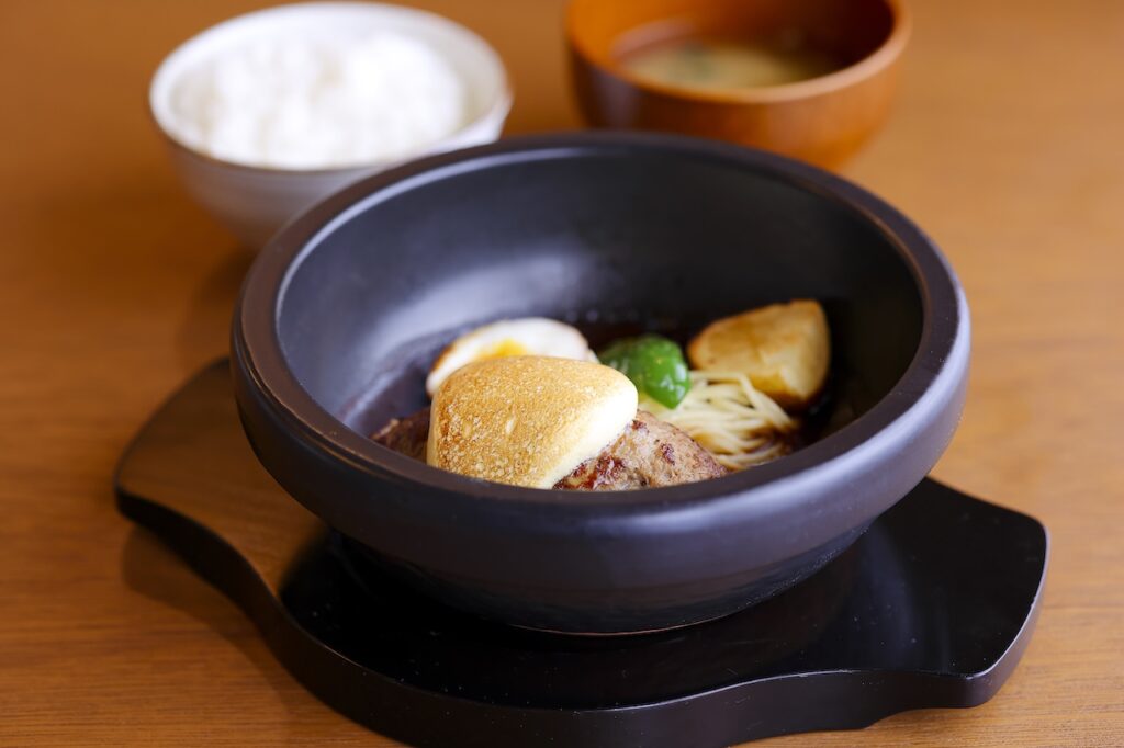 山本のハンバーグ　料理
